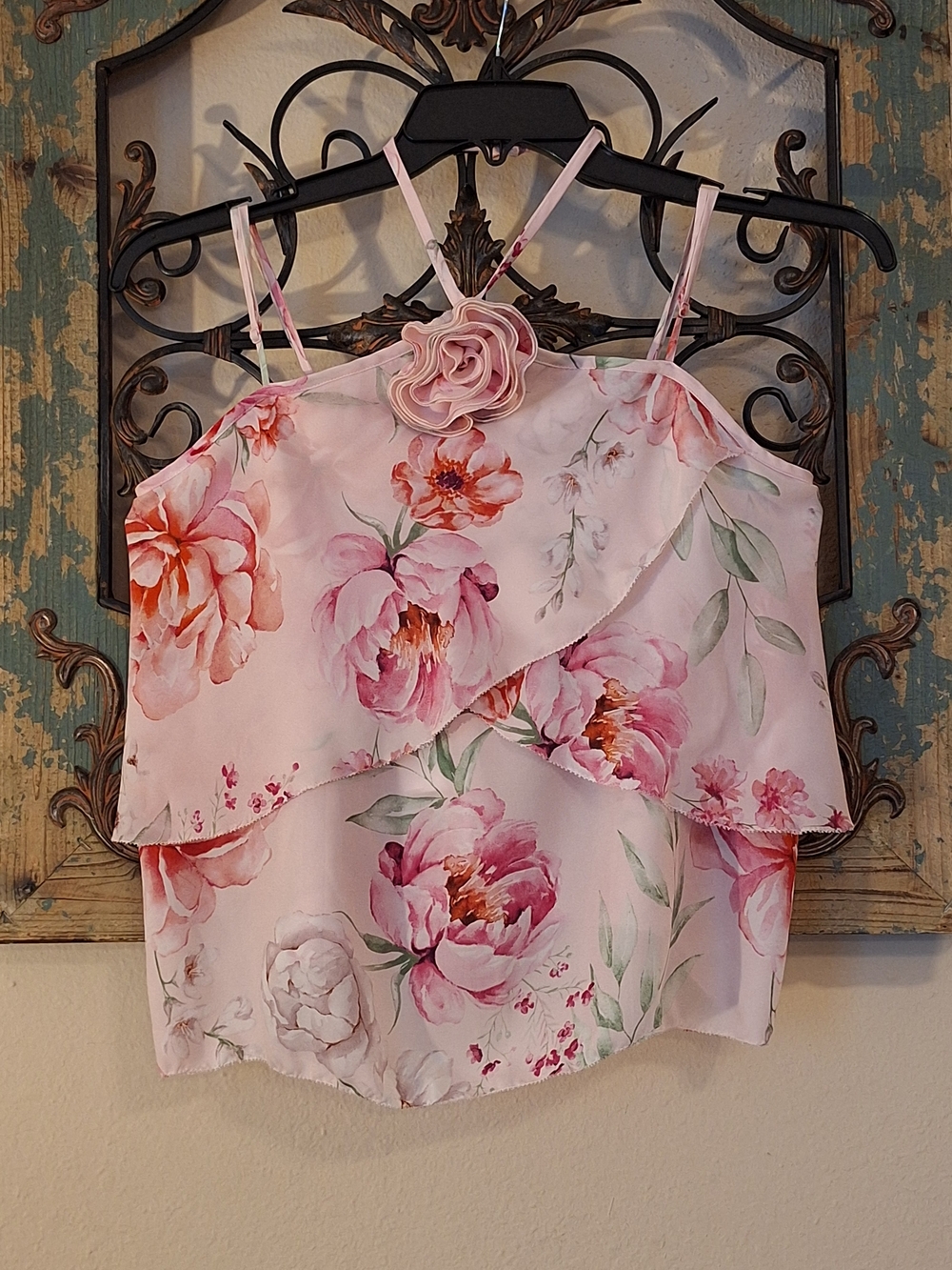 cupcakes & cashmere Pink Floral Ruffle Camisole with Rosette. NWT Medium